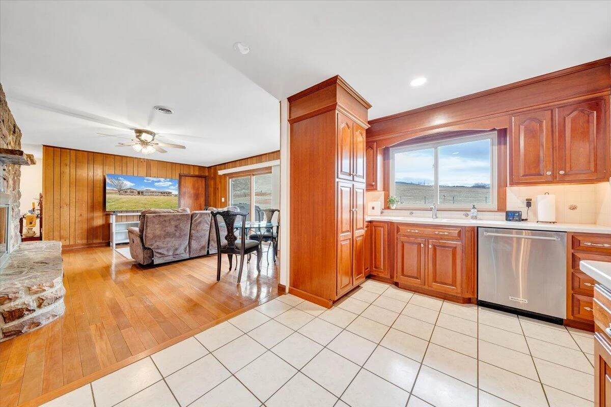 1167 Saint Peters RD - Photo 9