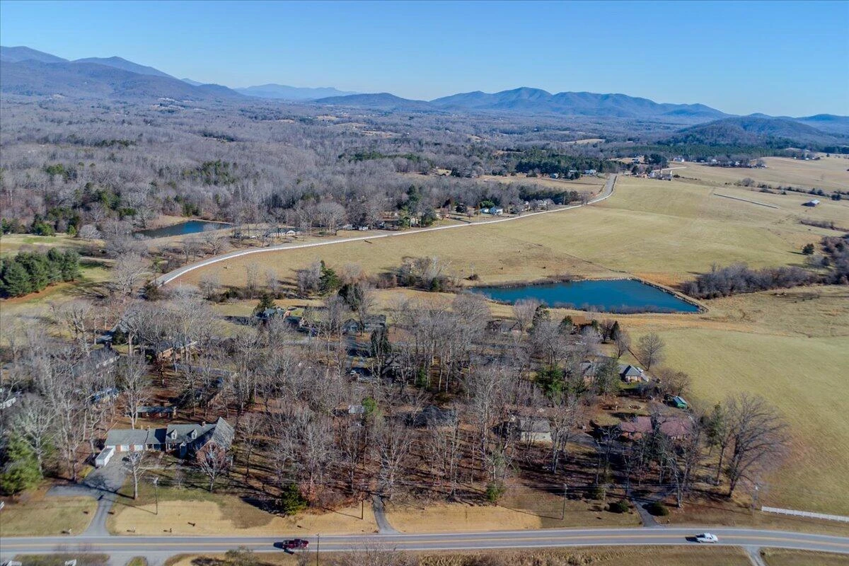 3241 Peaks RD - Photo 39