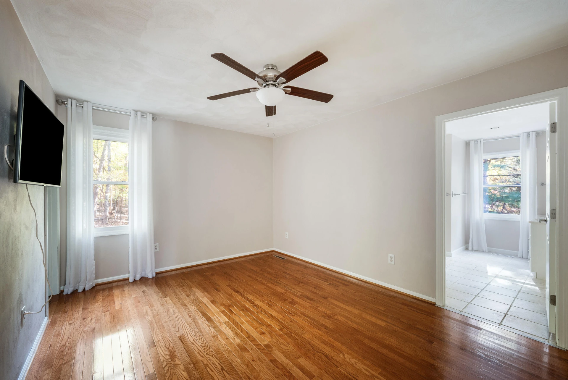 404 Heather LN - Photo 12