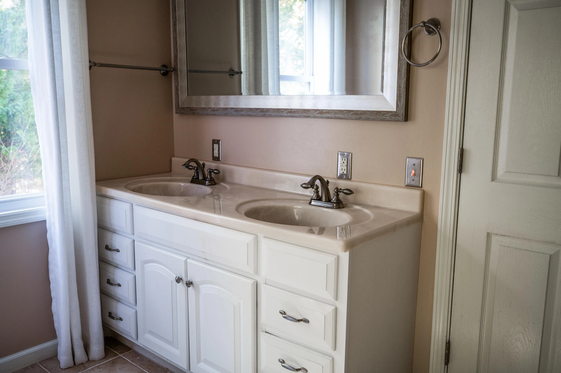 404 Heather LN - Photo 18