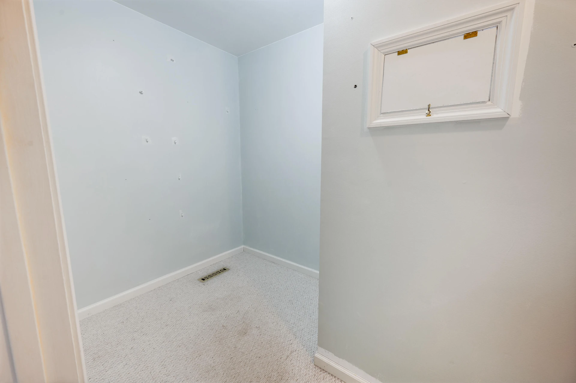 404 Heather LN - Photo 19