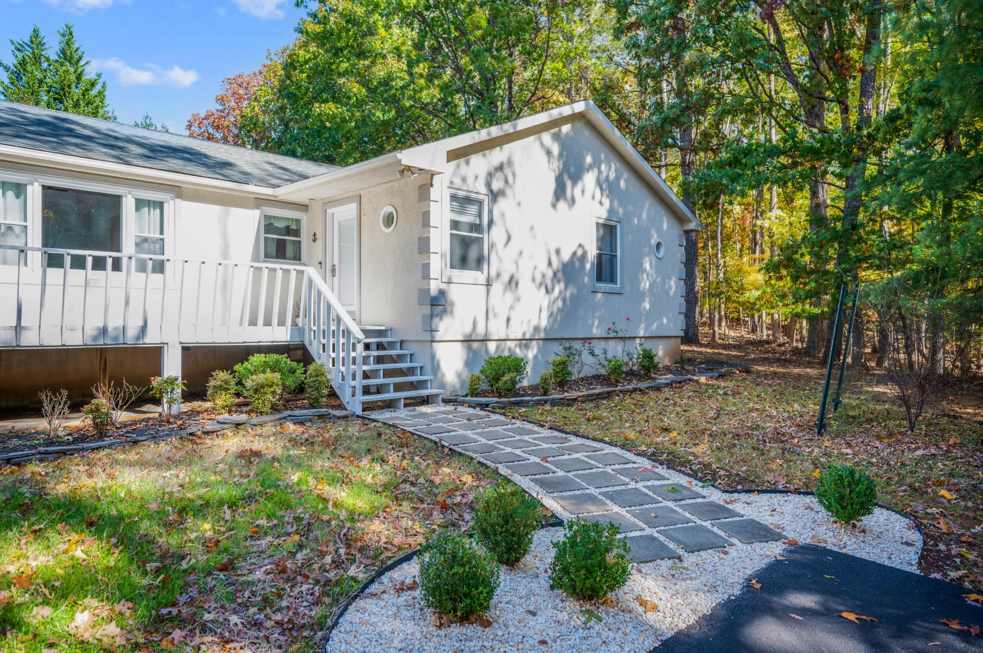 404 Heather LN - Photo 36