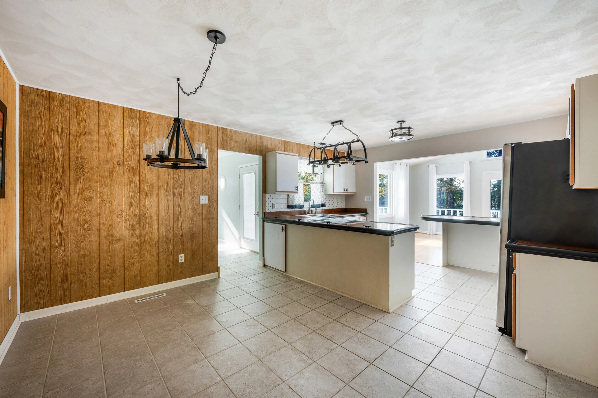 404 Heather LN - Photo 6