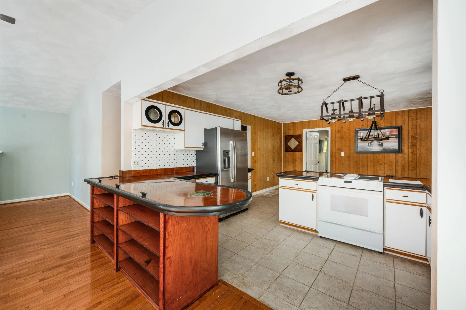 404 Heather LN - Photo 9