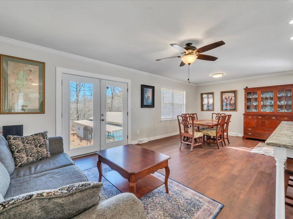 1511 Eggleston Falls RD - Photo 18
