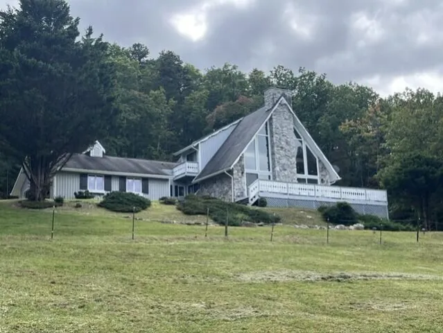 384 Easy Slope LN, New Castle, VA, 24127