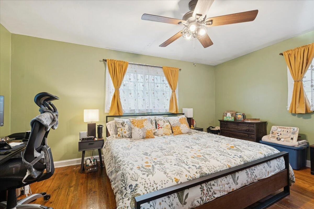 5930 Edwardsville RD - Photo 17