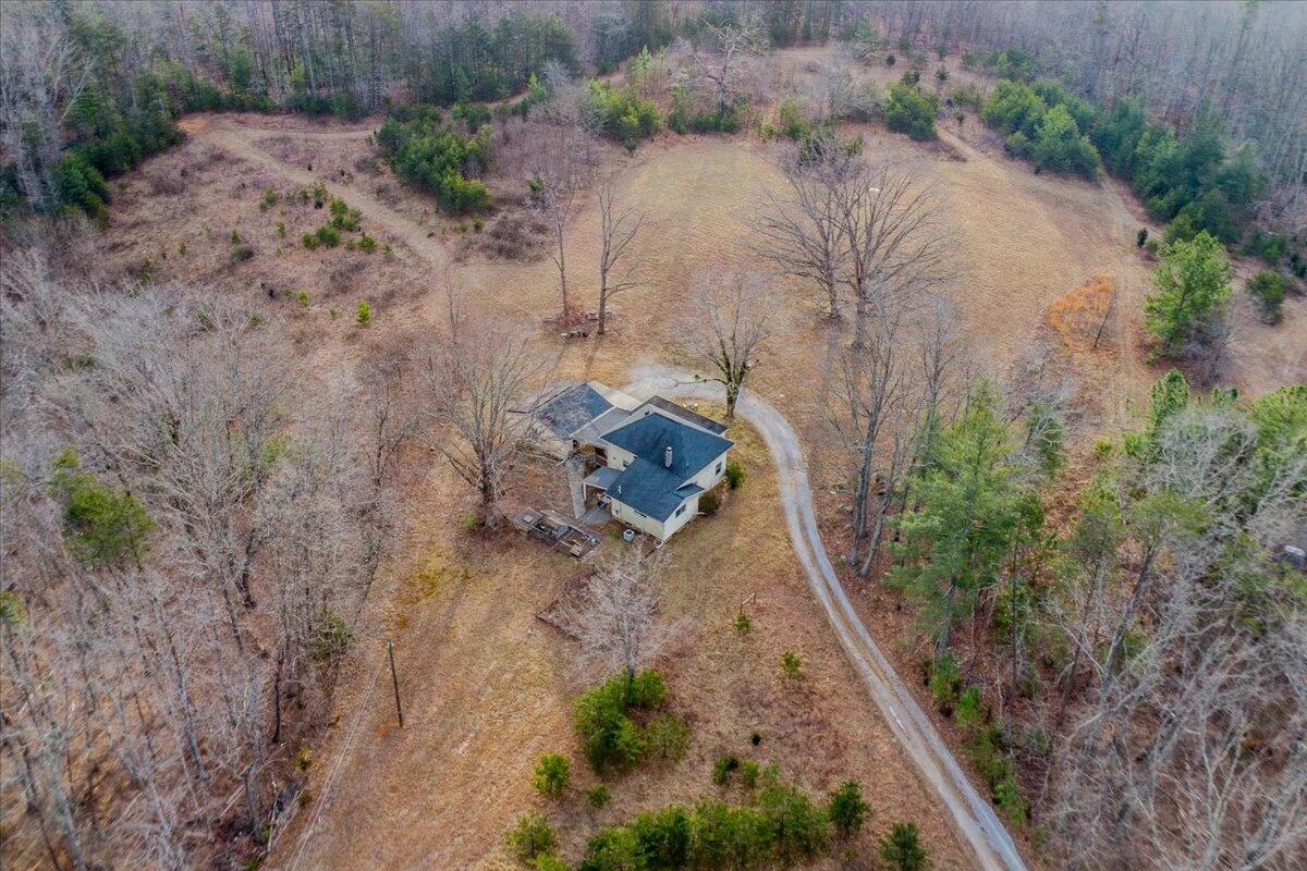 5930 Edwardsville RD - Photo 4