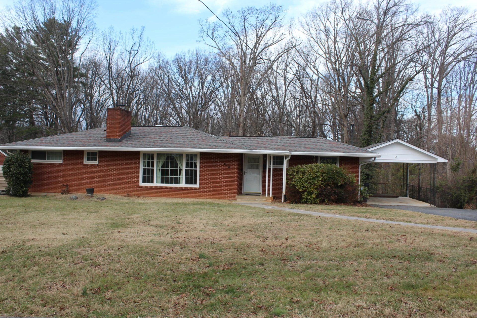 718 Sunset DR