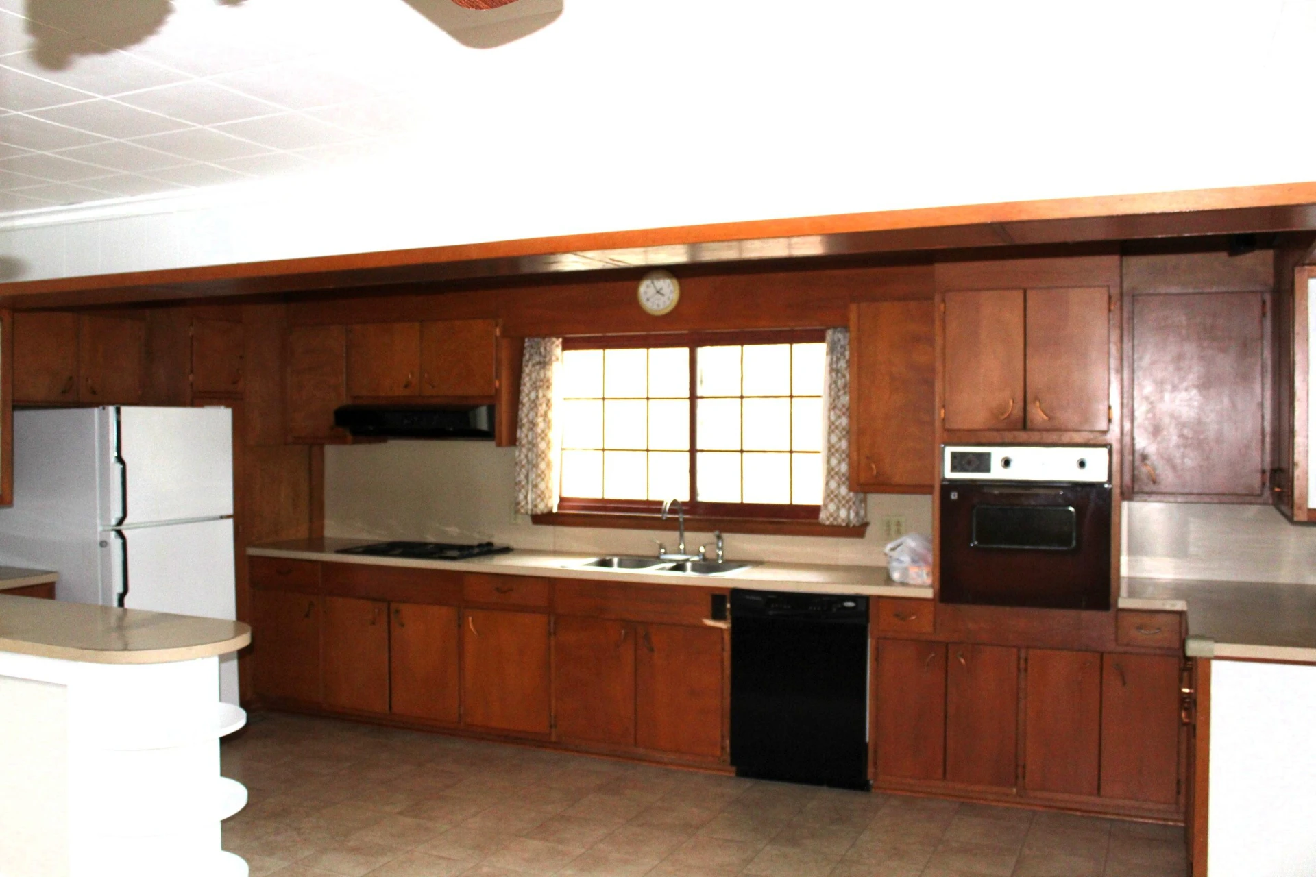 718 Sunset DR - Photo 14