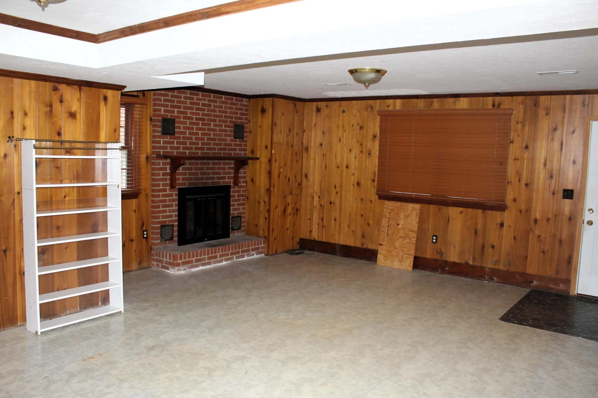 718 Sunset DR - Photo 22