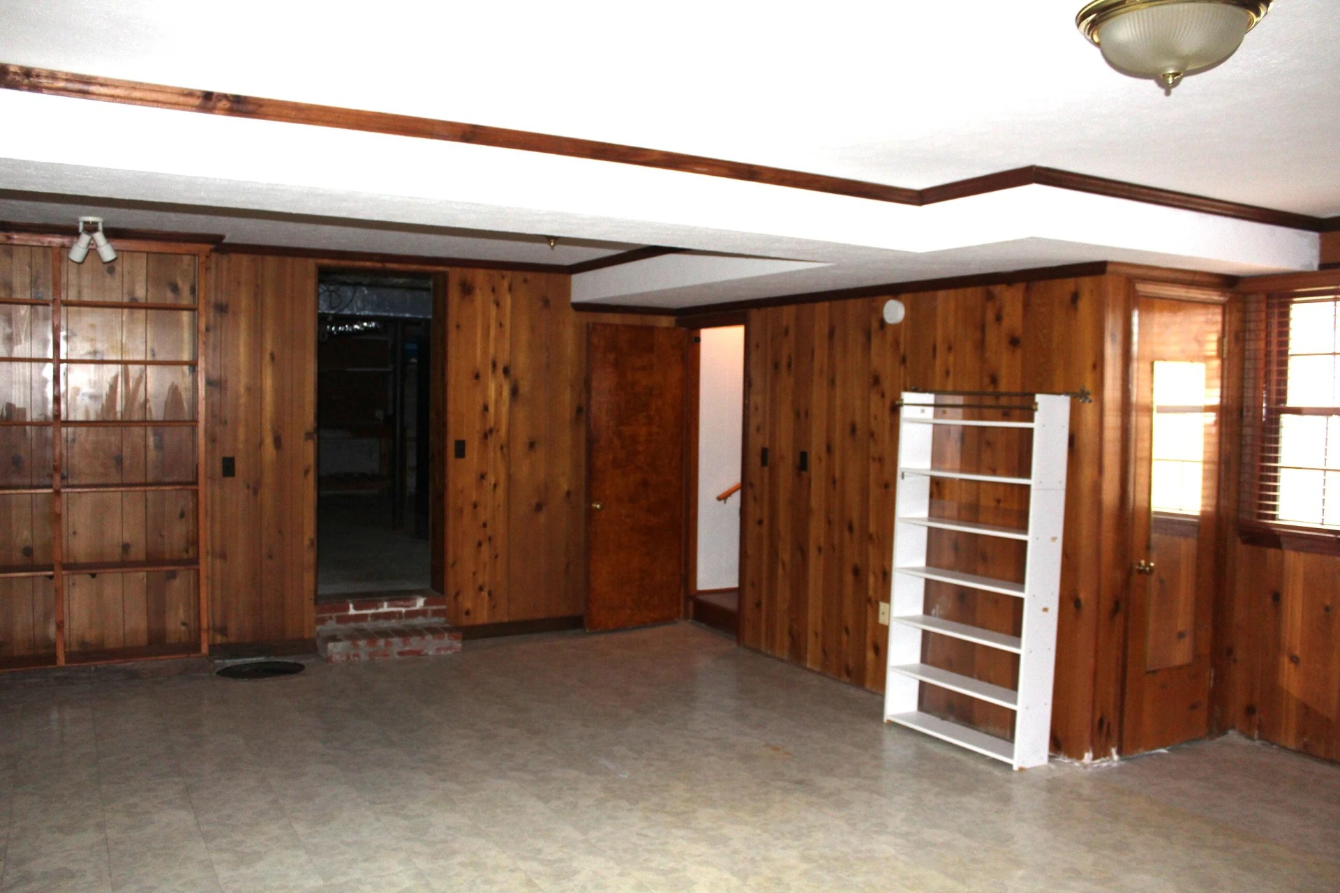 718 Sunset DR - Photo 23