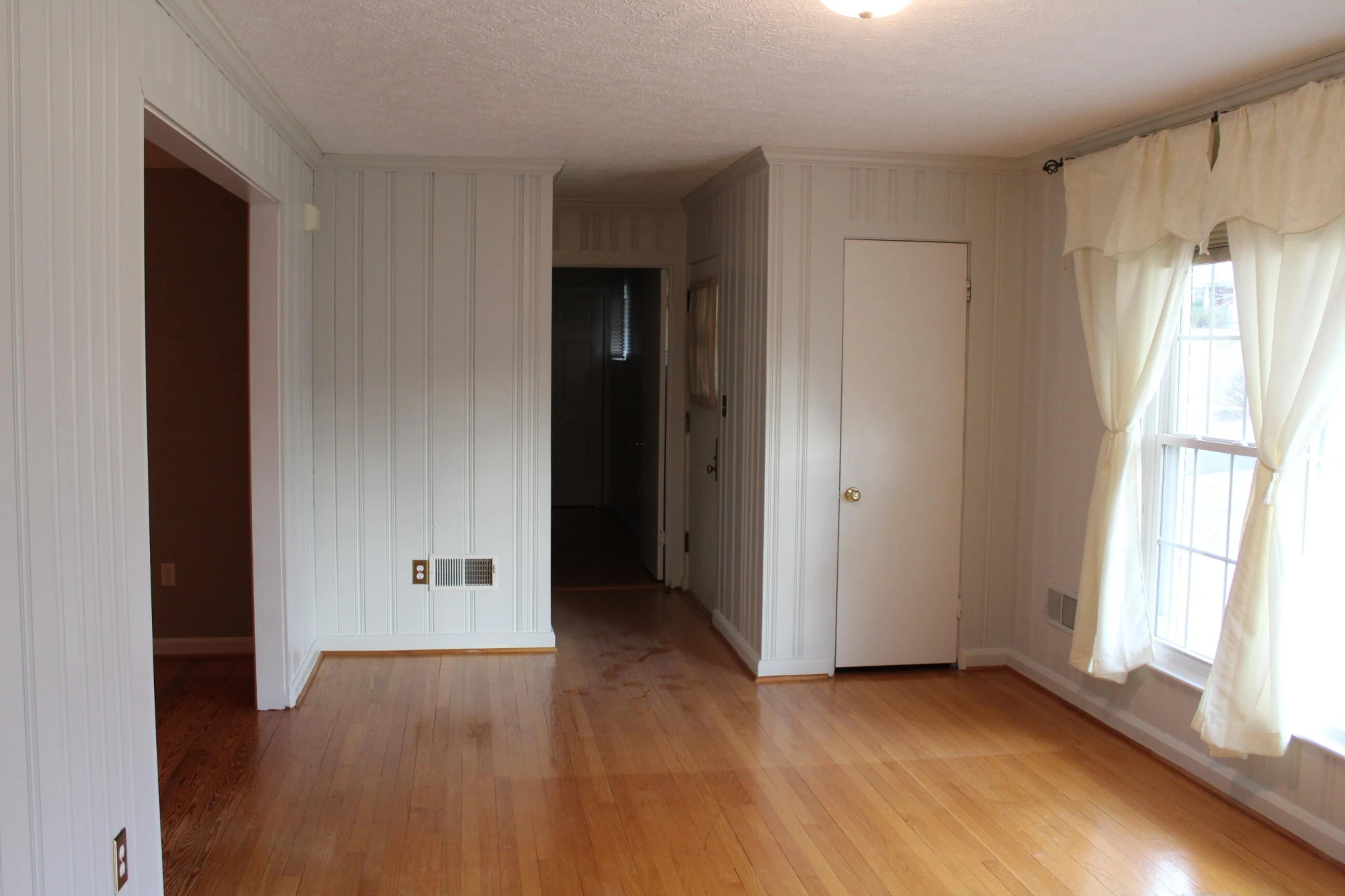 718 Sunset DR - Photo 32
