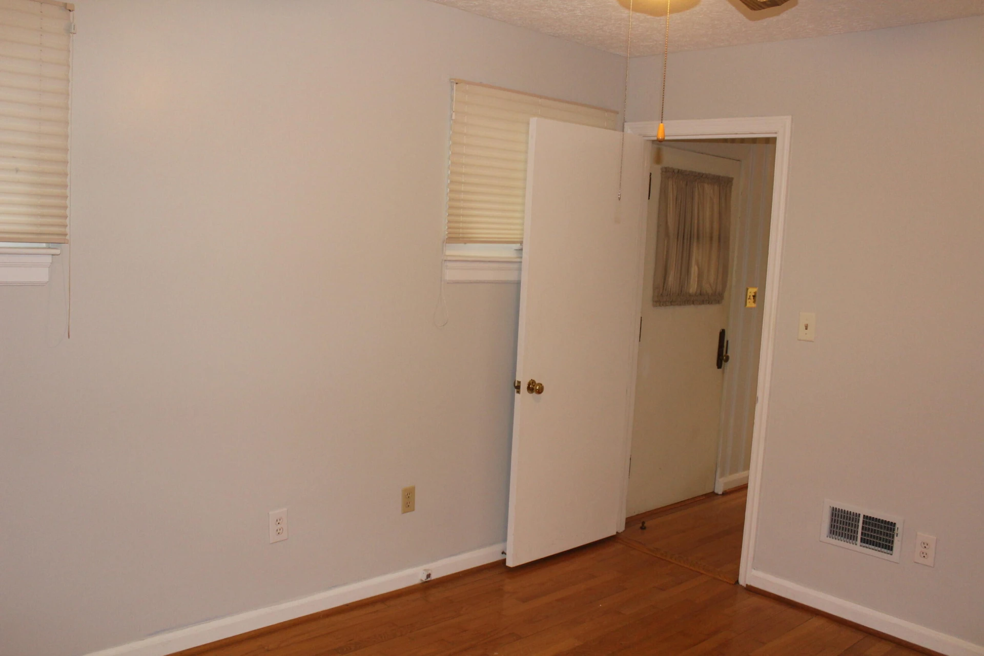718 Sunset DR - Photo 43