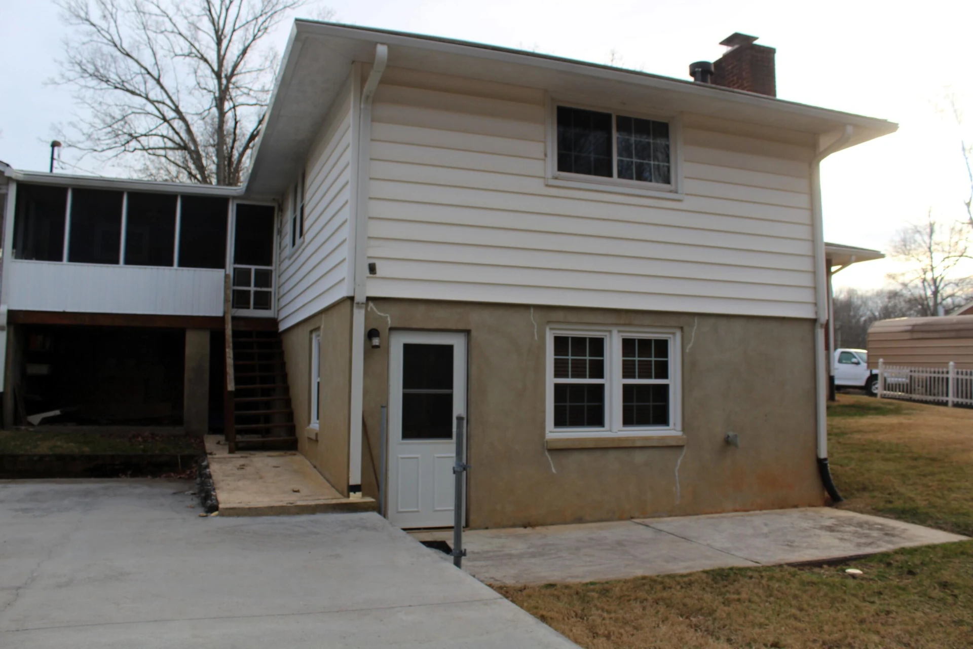 718 Sunset DR - Photo 6