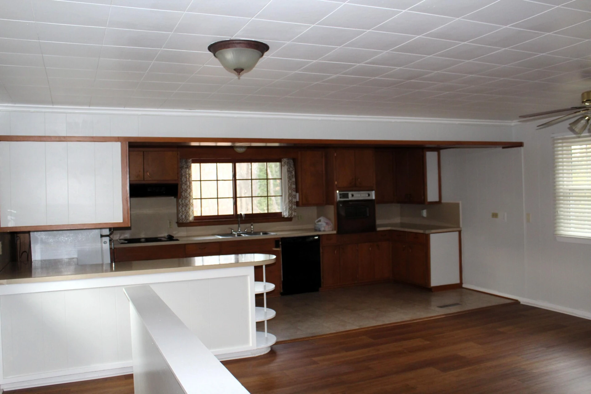 718 Sunset DR - Photo 9