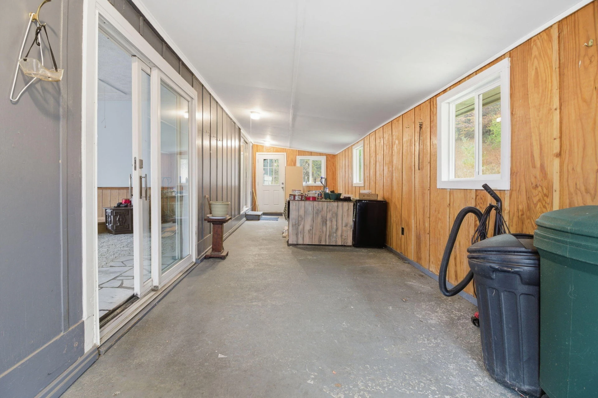 3928 Happy Hollow RD - Photo 18