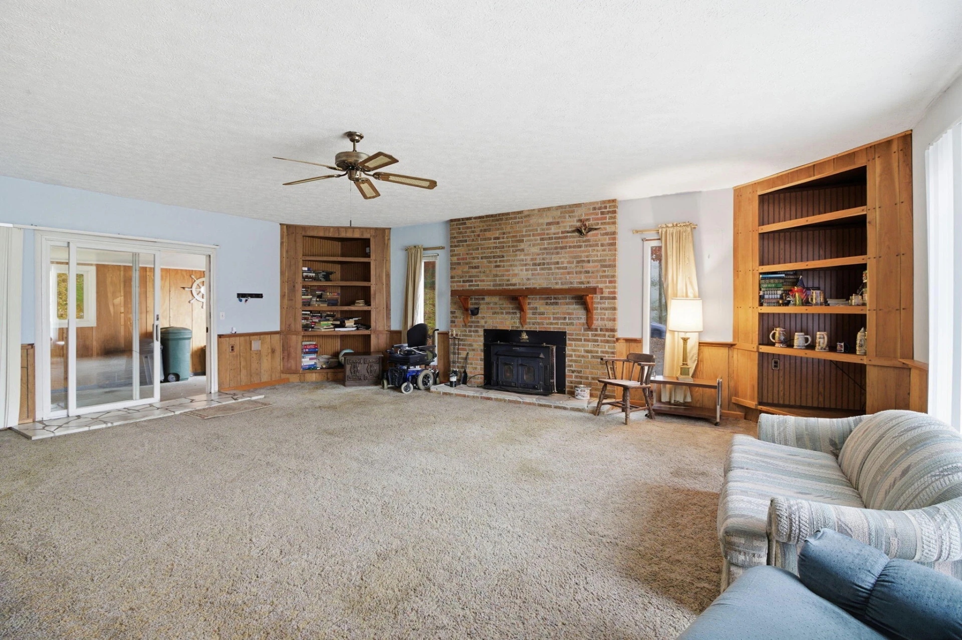 3928 Happy Hollow RD - Photo 9