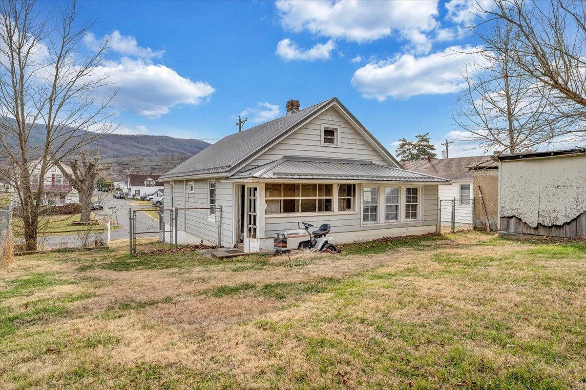 234 E E Parrish ST - Photo 17