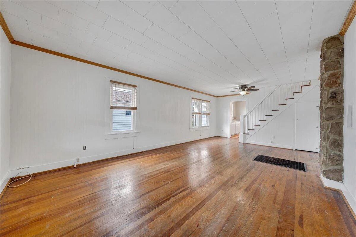 234 E E Parrish ST - Photo 3