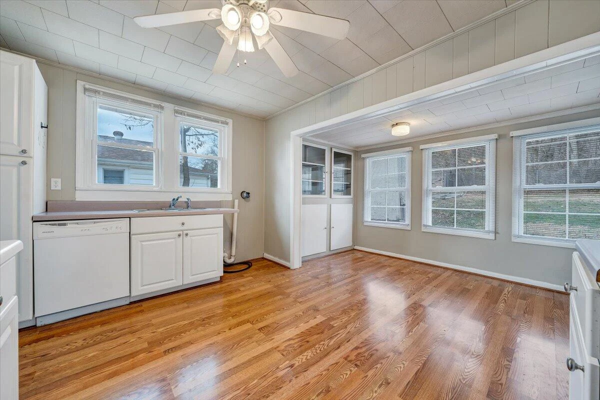 234 E E Parrish ST - Photo 5