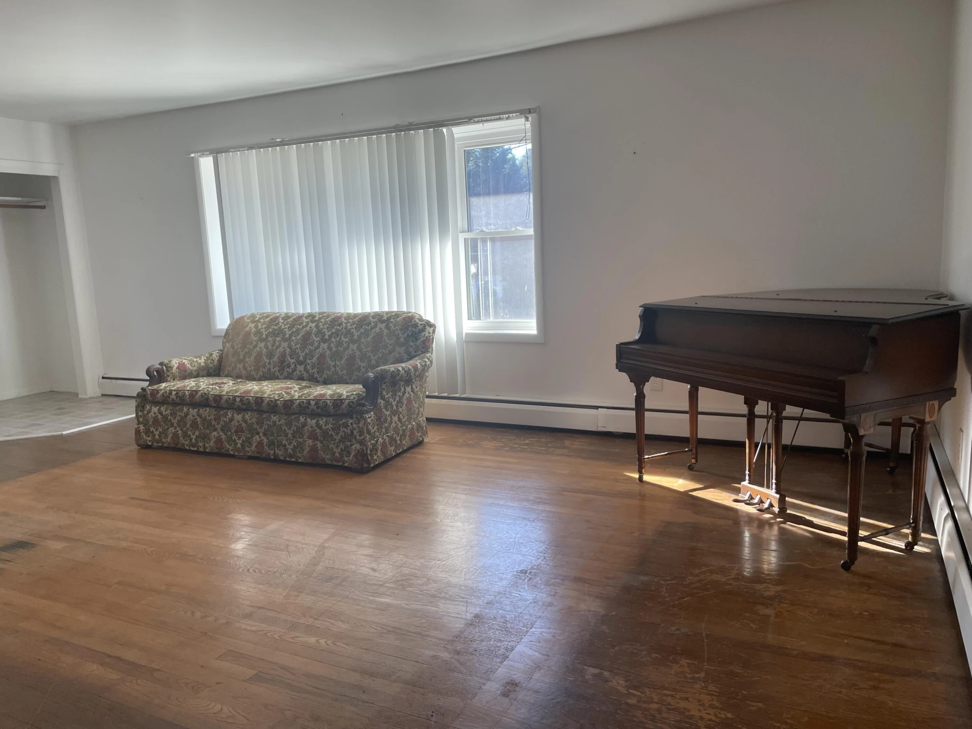 1121 Welch RD SW - Photo 4