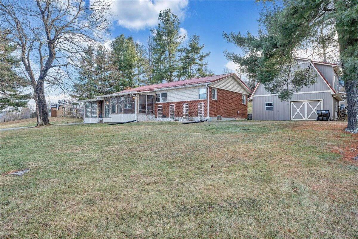 9009 Poor Mountain RD - Photo 24