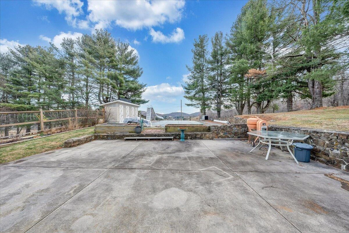 9009 Poor Mountain RD - Photo 25