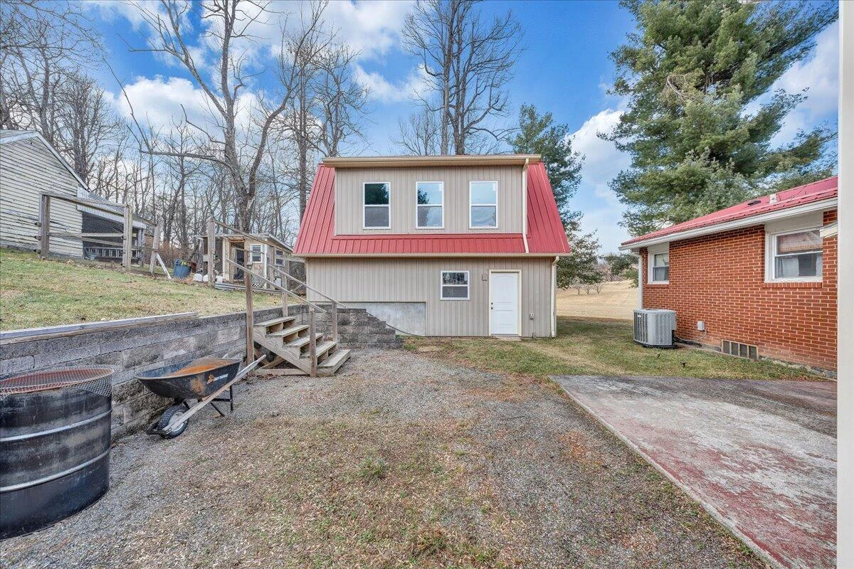 9009 Poor Mountain RD - Photo 28