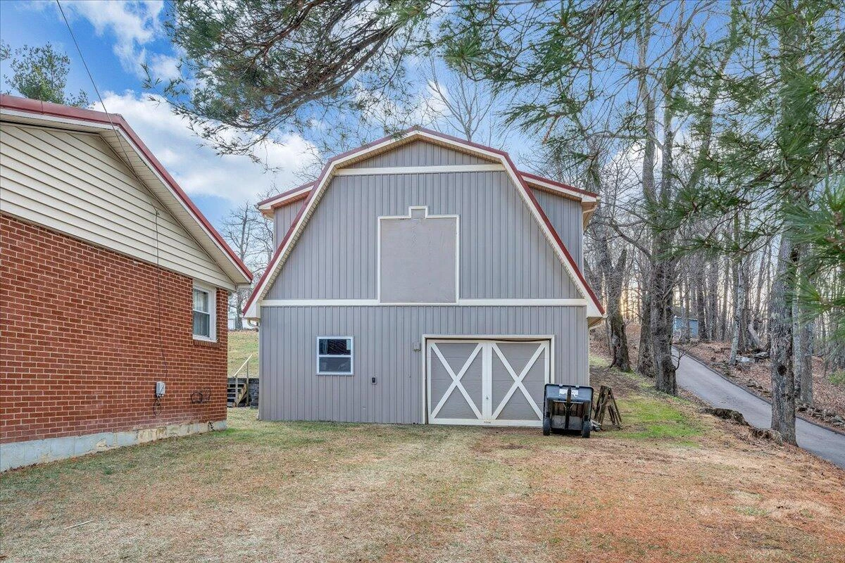 9009 Poor Mountain RD - Photo 29
