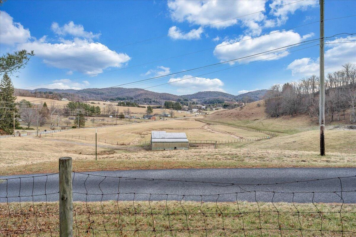 9009 Poor Mountain RD - Photo 33