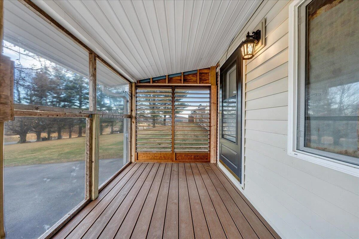 9009 Poor Mountain RD - Photo 7