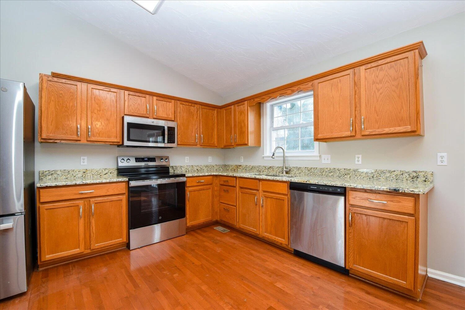 1715 Bush Farm DR - Photo 10