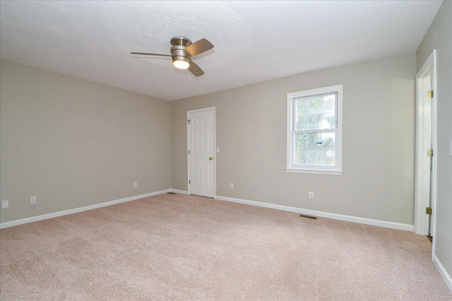 1715 Bush Farm DR - Photo 16