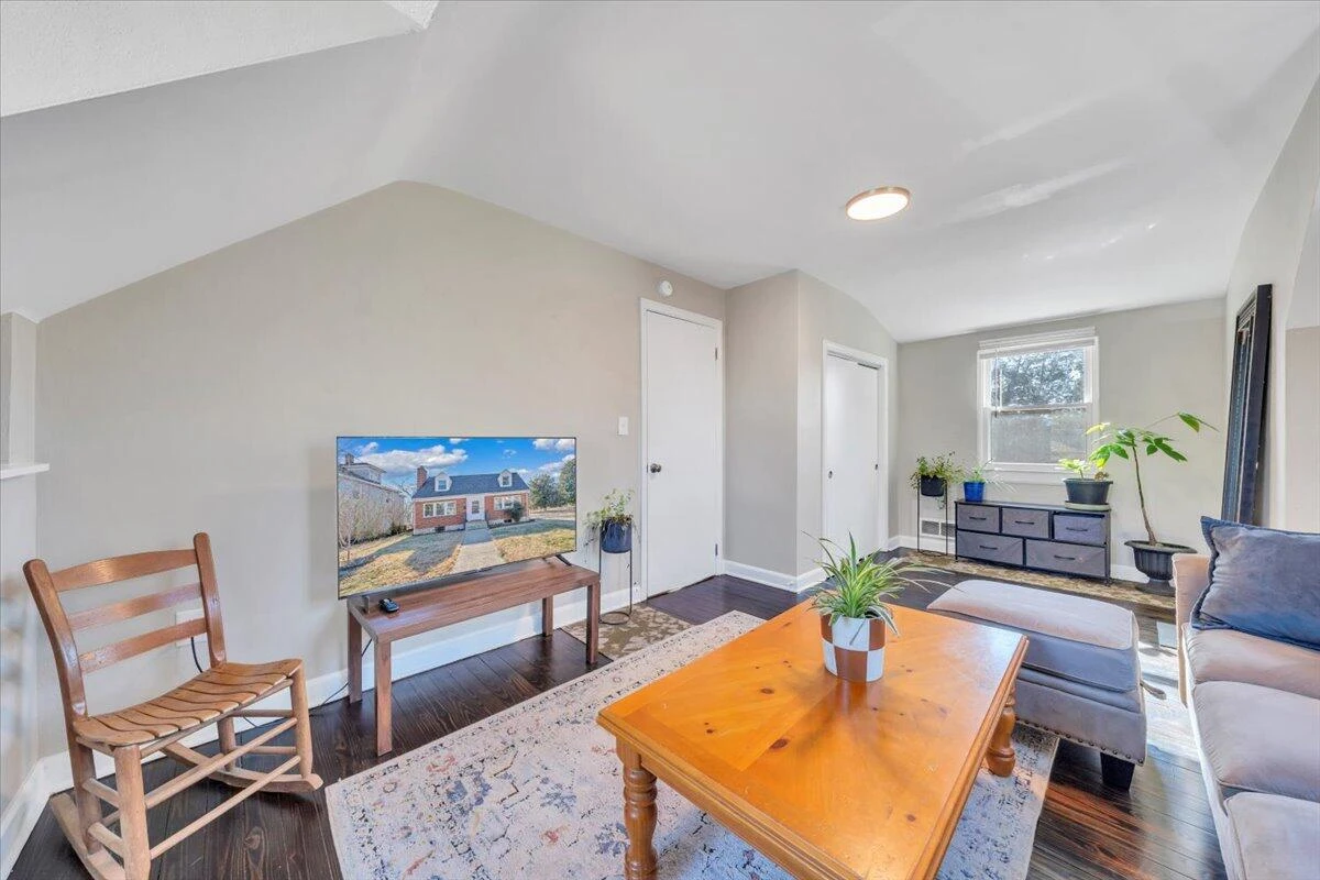 2432 Massachusetts AVE NW - Photo 18