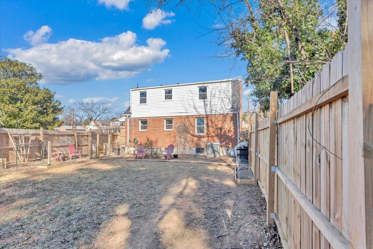 2432 Massachusetts AVE NW - Photo 23