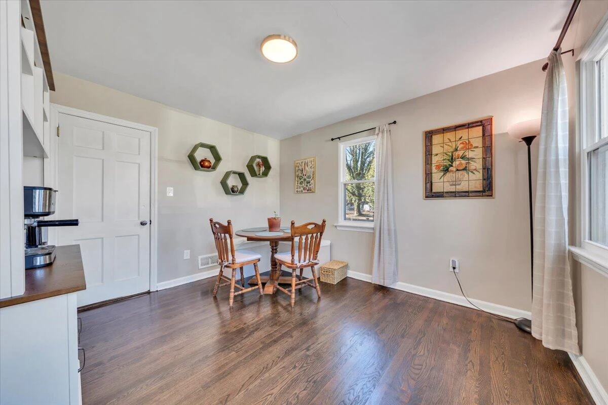 2432 Massachusetts AVE NW - Photo 8