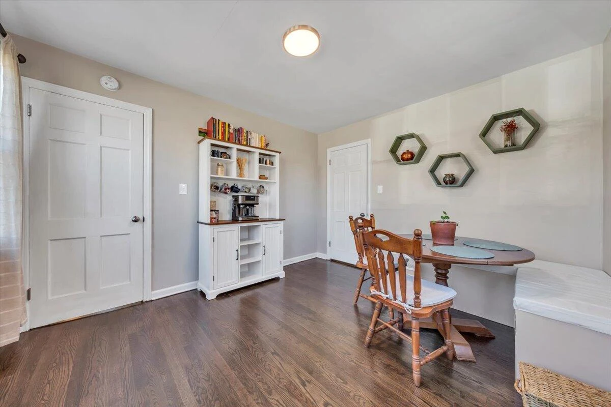 2432 Massachusetts AVE NW - Photo 9