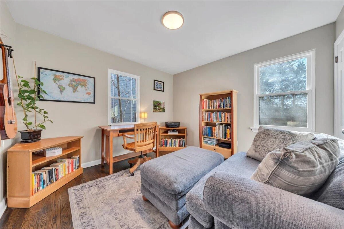 2432 Massachusetts AVE NW - Photo 12