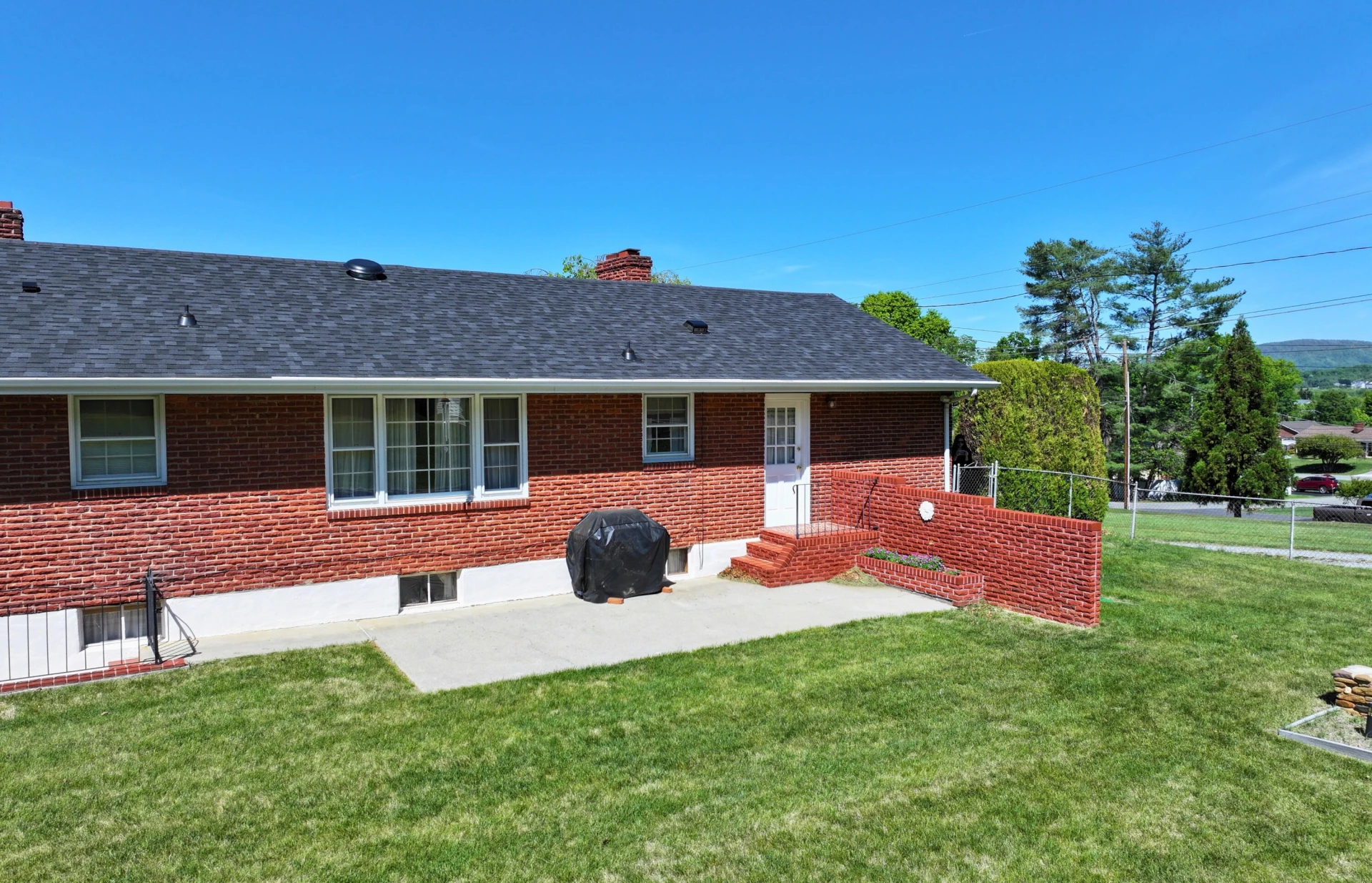 373 Langland DR - Photo 5