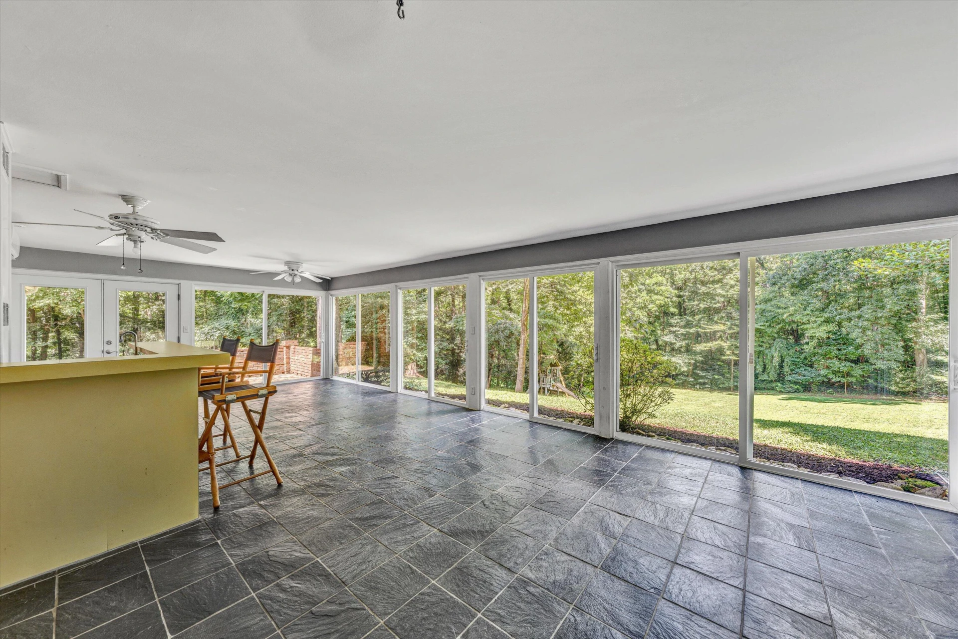 280 HILLCREST DR - Photo 24