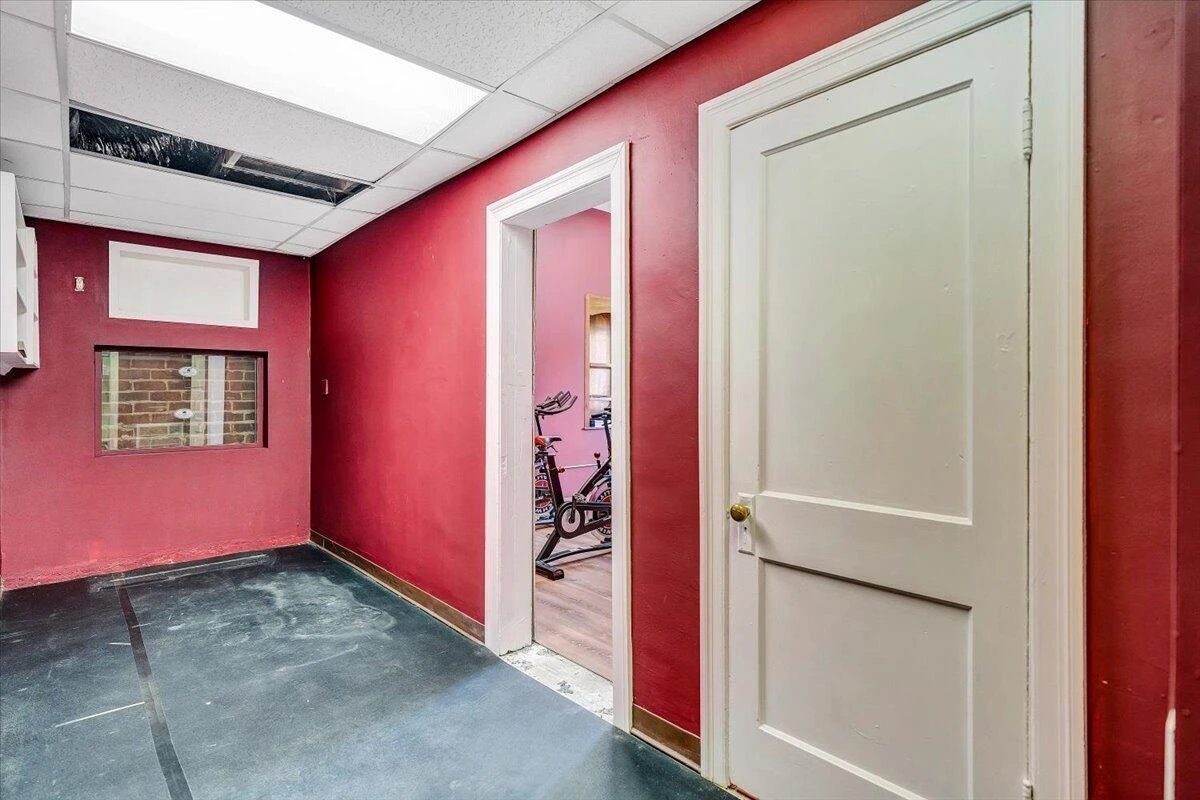 1234 Maple AVE SW - Photo 18