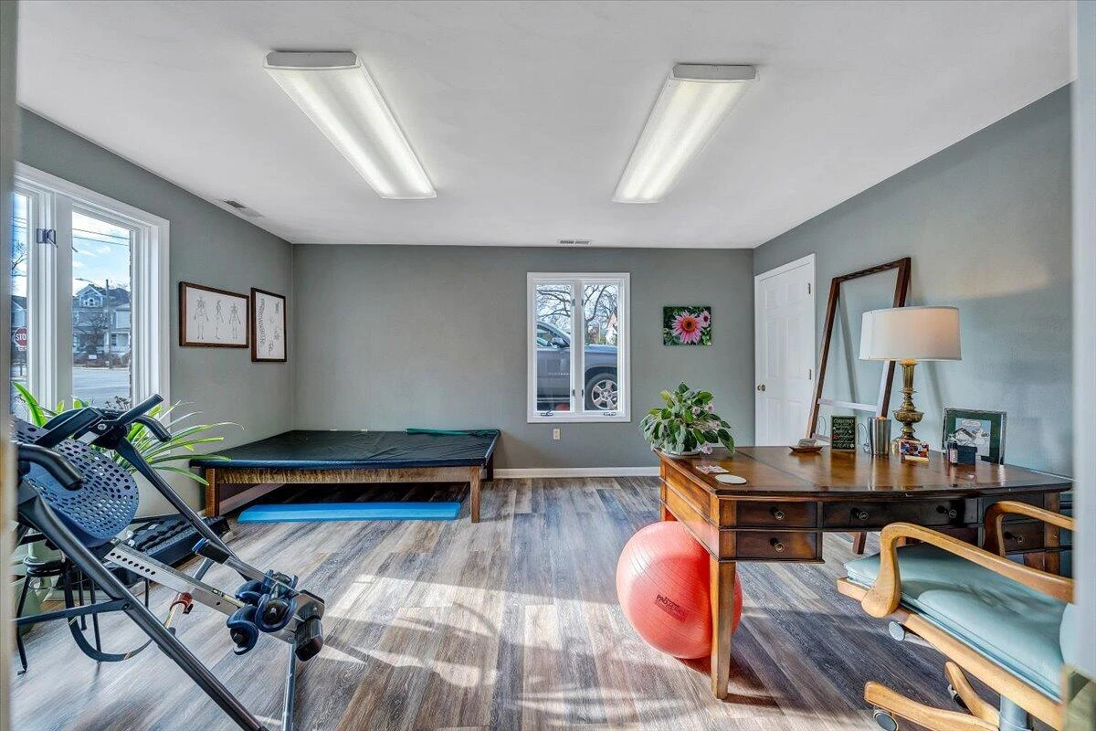 1234 Maple AVE SW - Photo 24