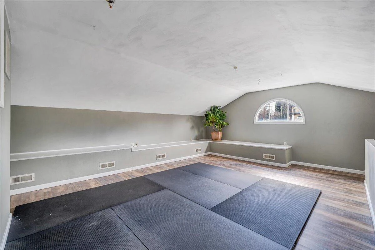 1234 Maple AVE SW - Photo 33