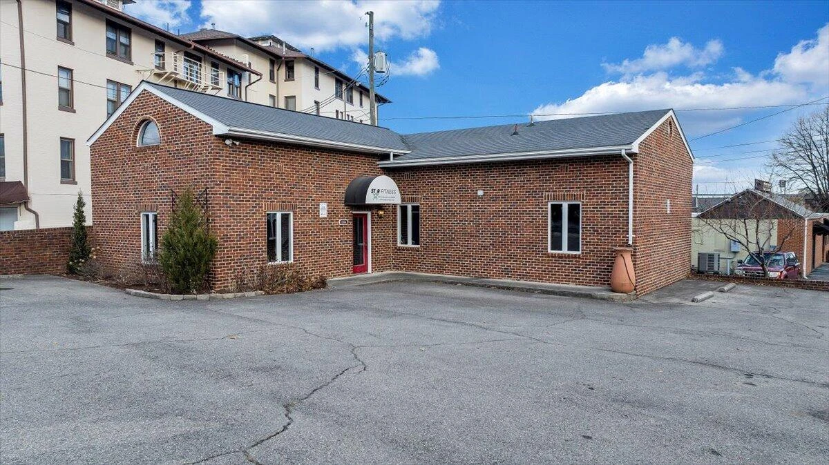 1234 Maple AVE SW - Photo 47
