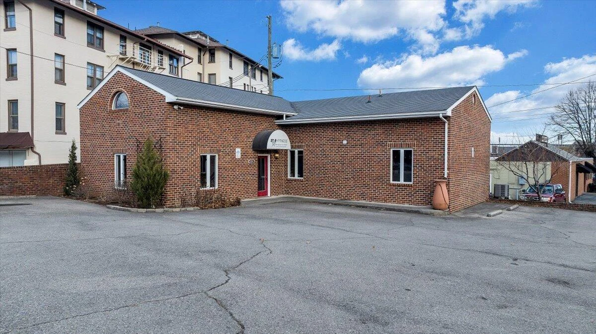 1234 Maple AVE SW - Photo 48