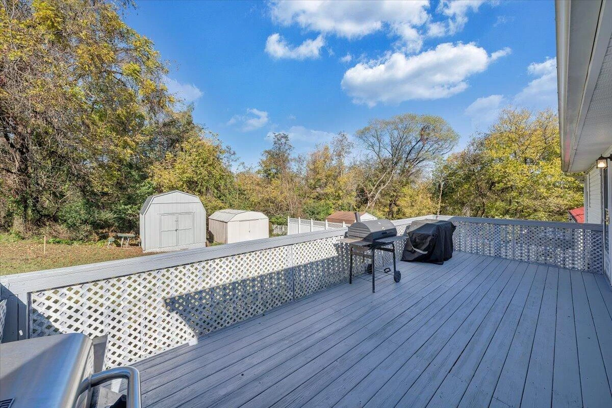 1146 Morehead AVE SE - Photo 11