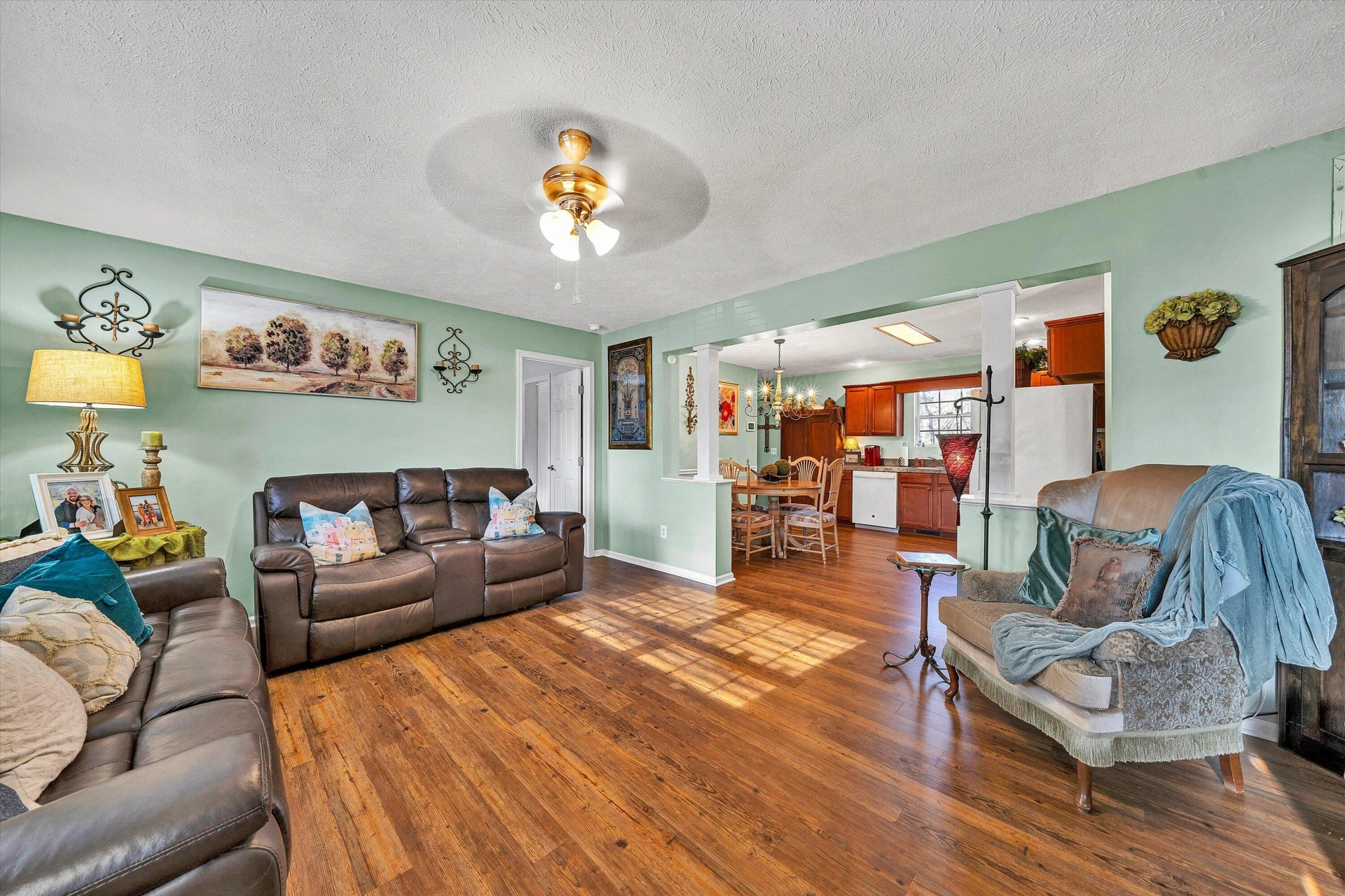 350 LEANOR ST - Photo 4