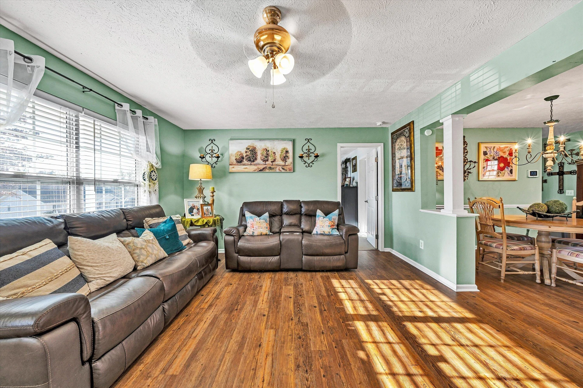 350 LEANOR ST - Photo 5