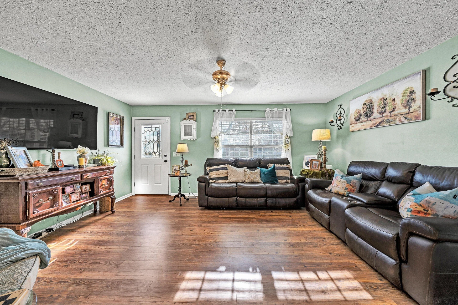 350 LEANOR ST - Photo 7